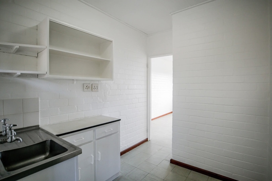 To Let 1 Bedroom Property for Rent in Lakeside Western Cape